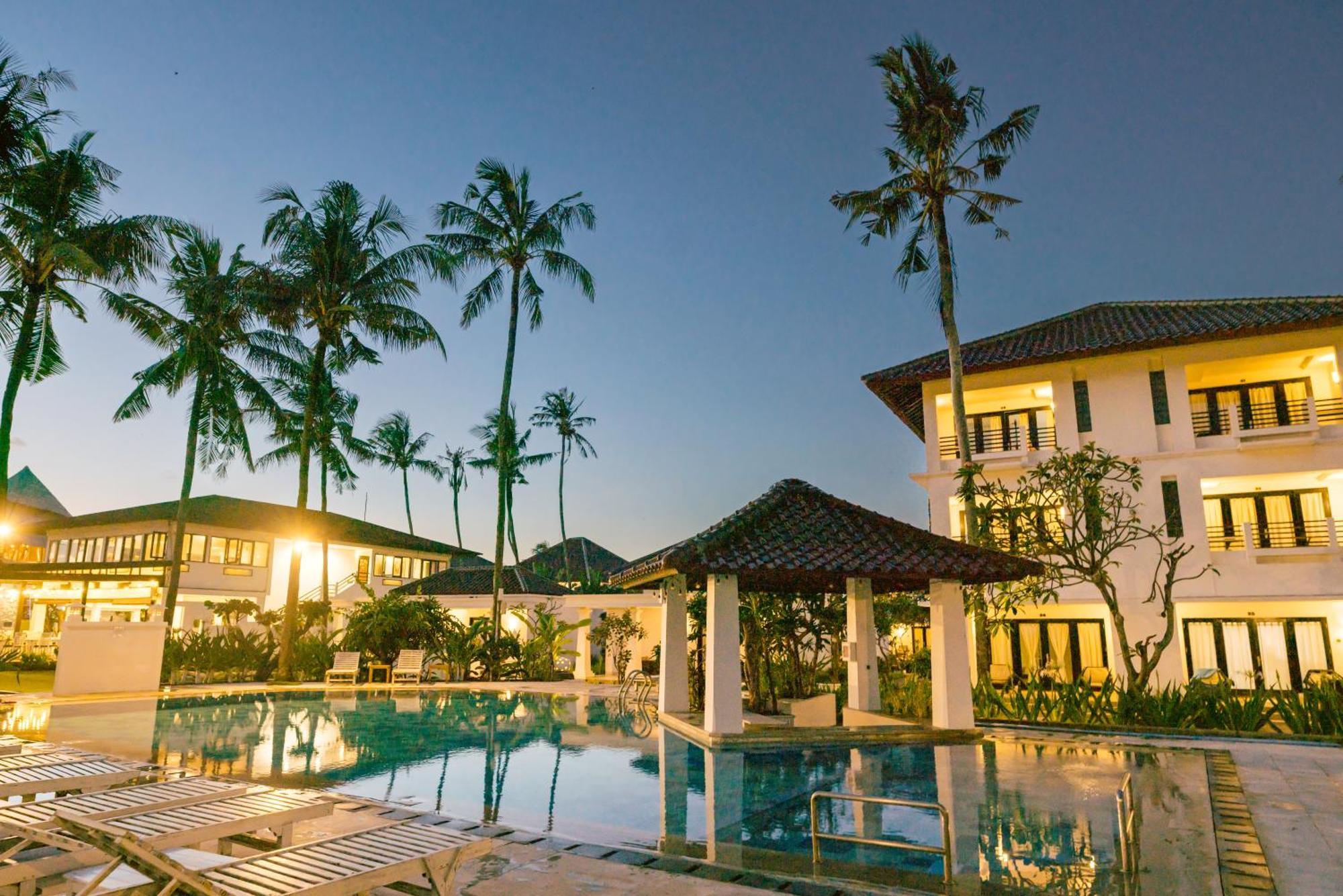 Legong Keraton Beach Hotel Canggu Eksteriør billede