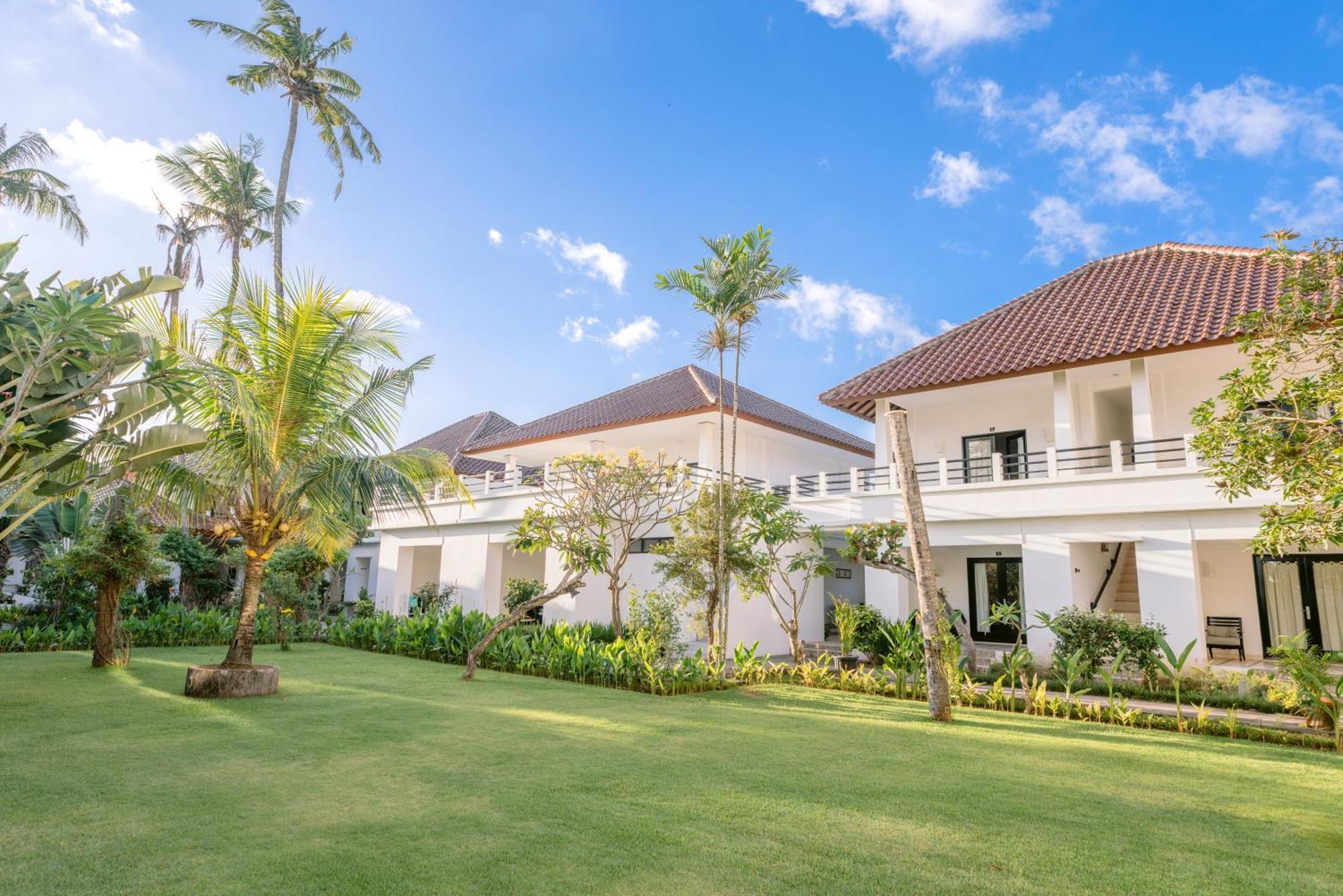 Legong Keraton Beach Hotel Canggu Eksteriør billede