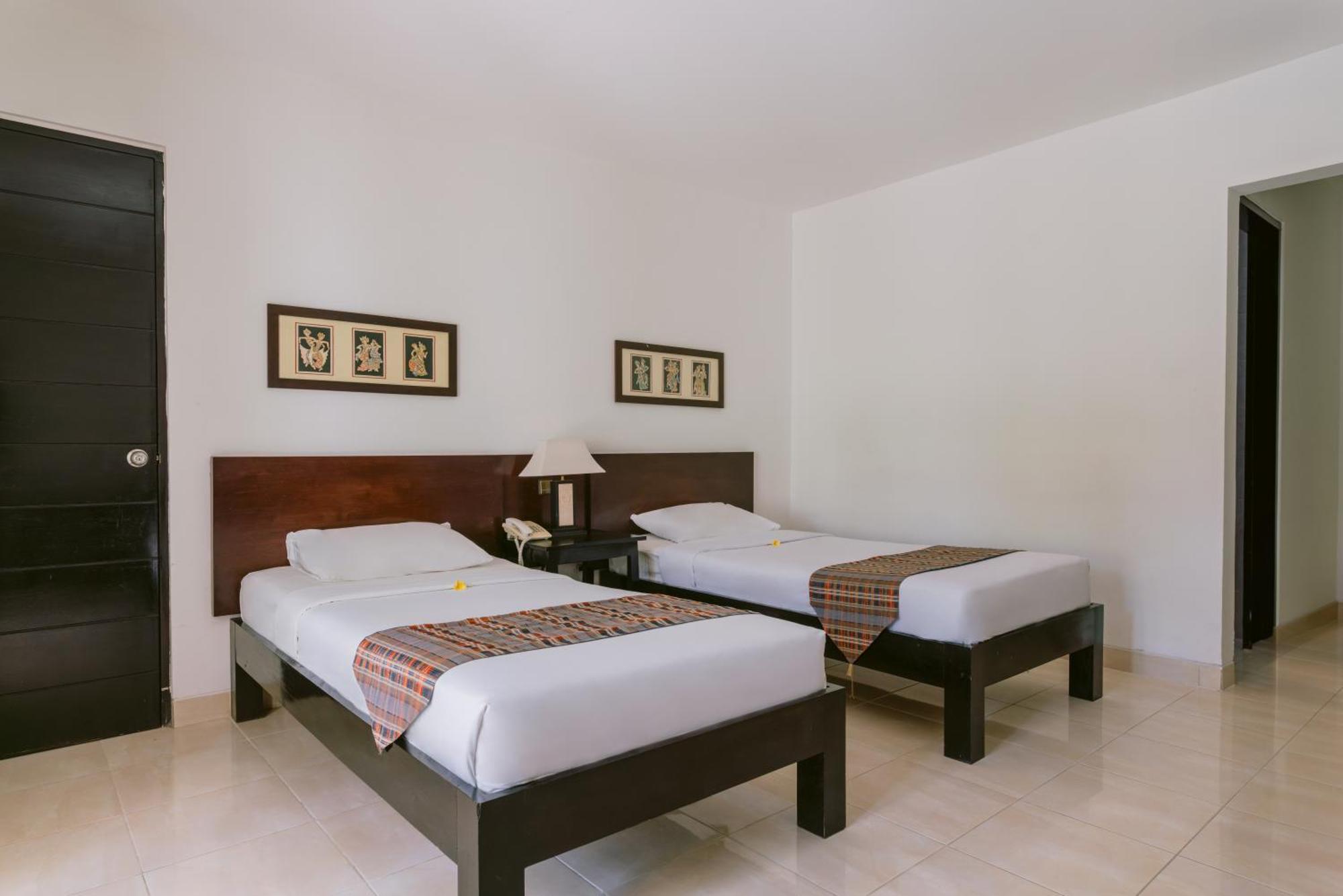 Legong Keraton Beach Hotel Canggu Eksteriør billede