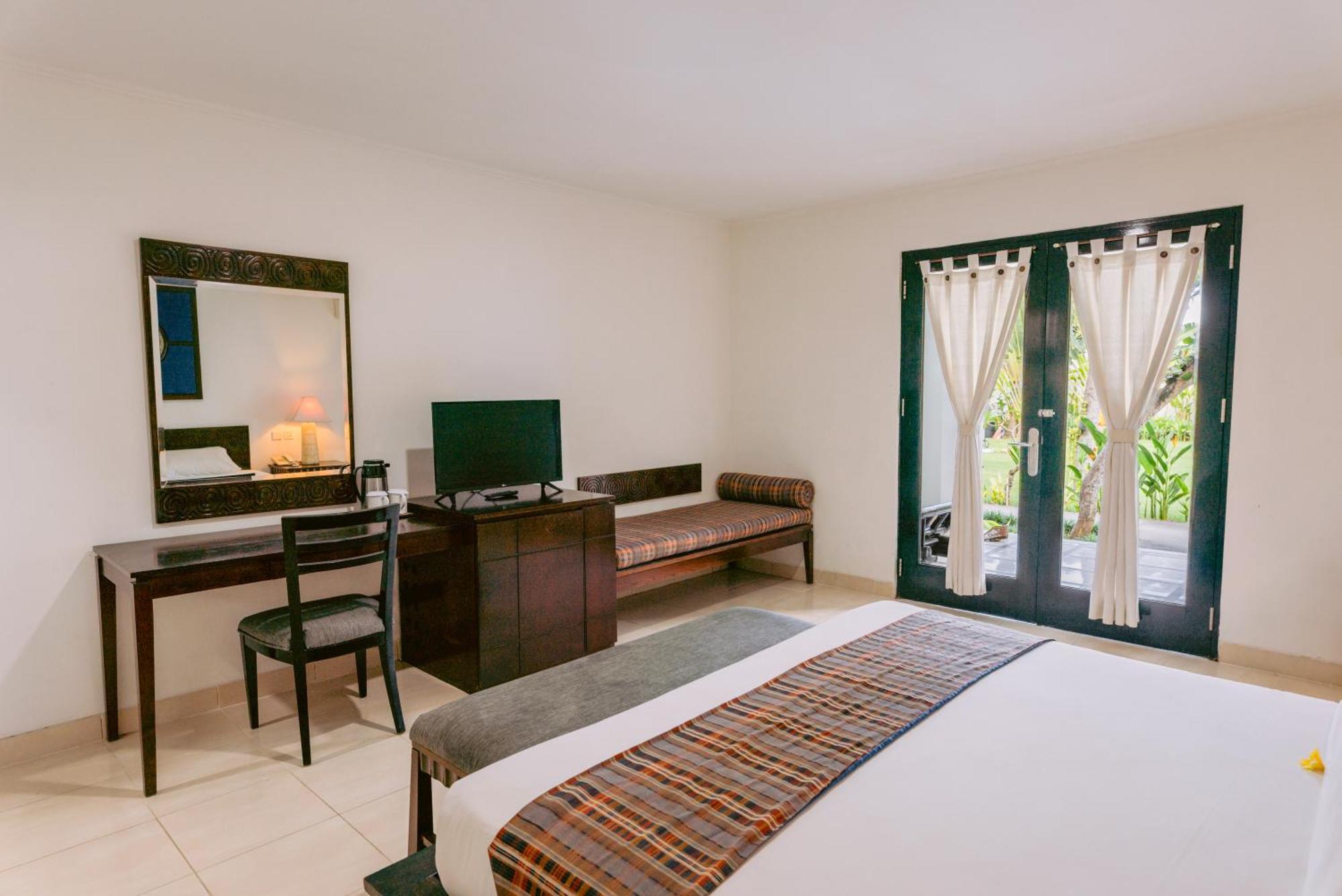 Legong Keraton Beach Hotel Canggu Eksteriør billede
