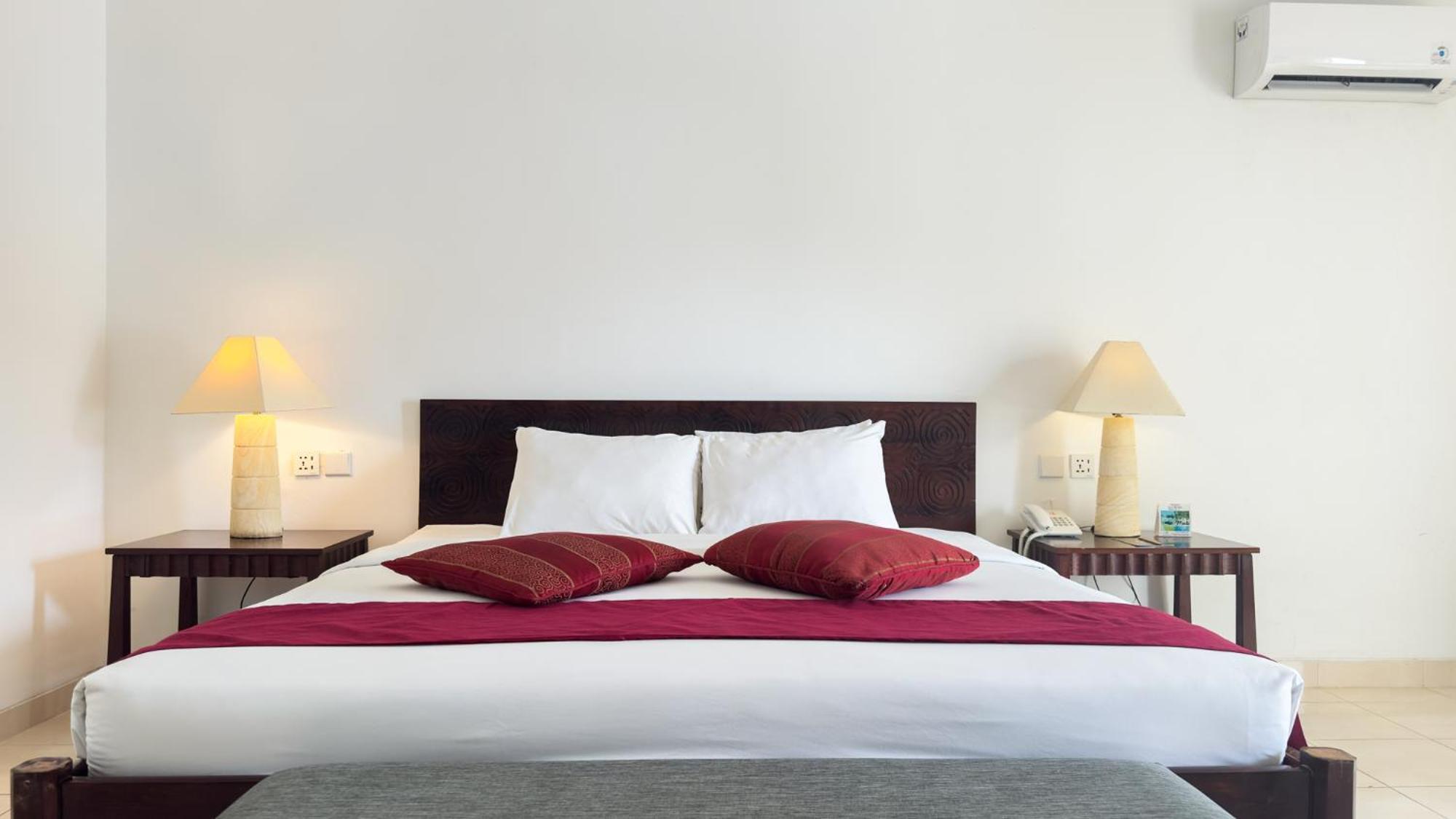 Legong Keraton Beach Hotel Canggu Eksteriør billede