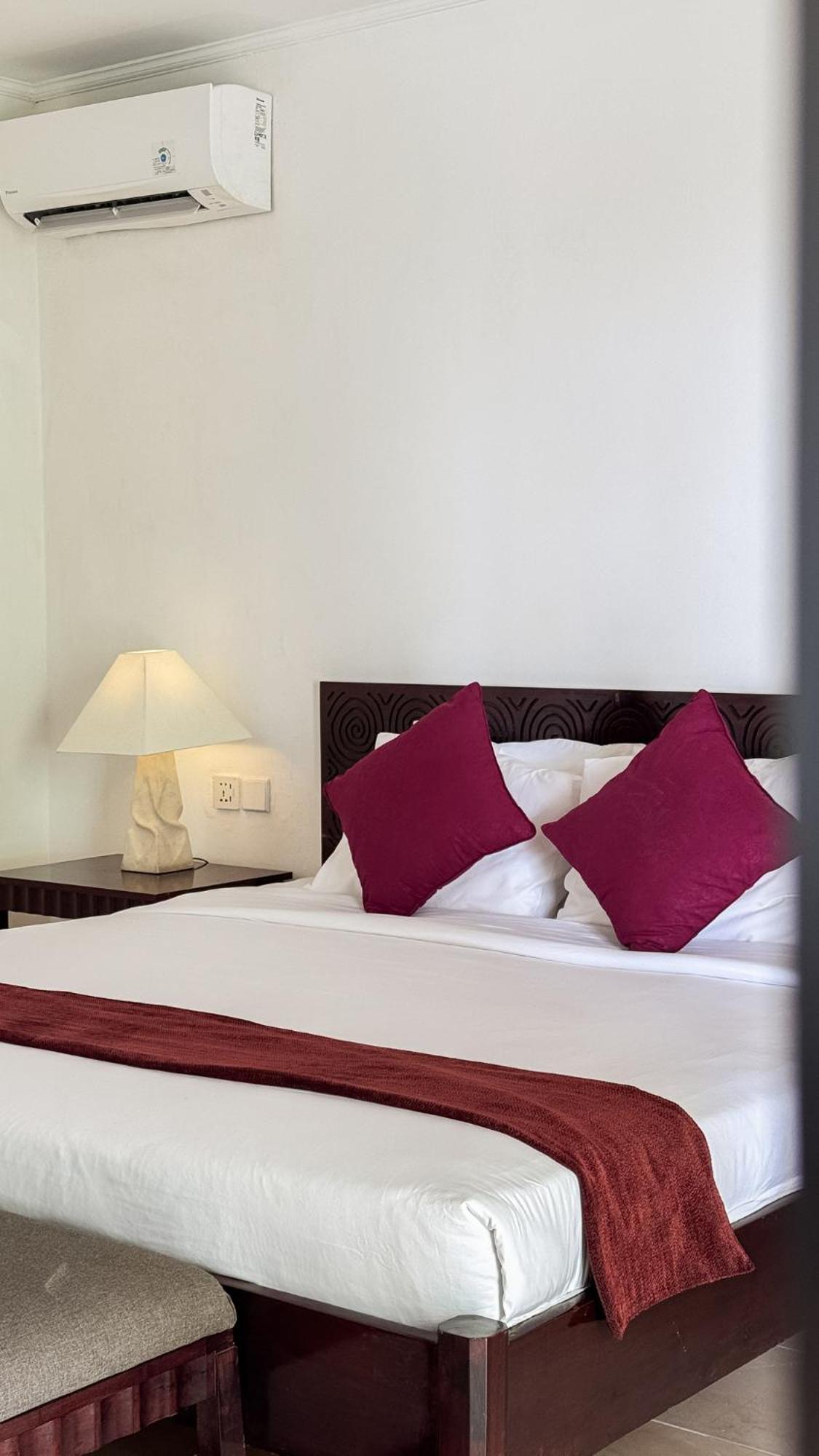 Legong Keraton Beach Hotel Canggu Eksteriør billede