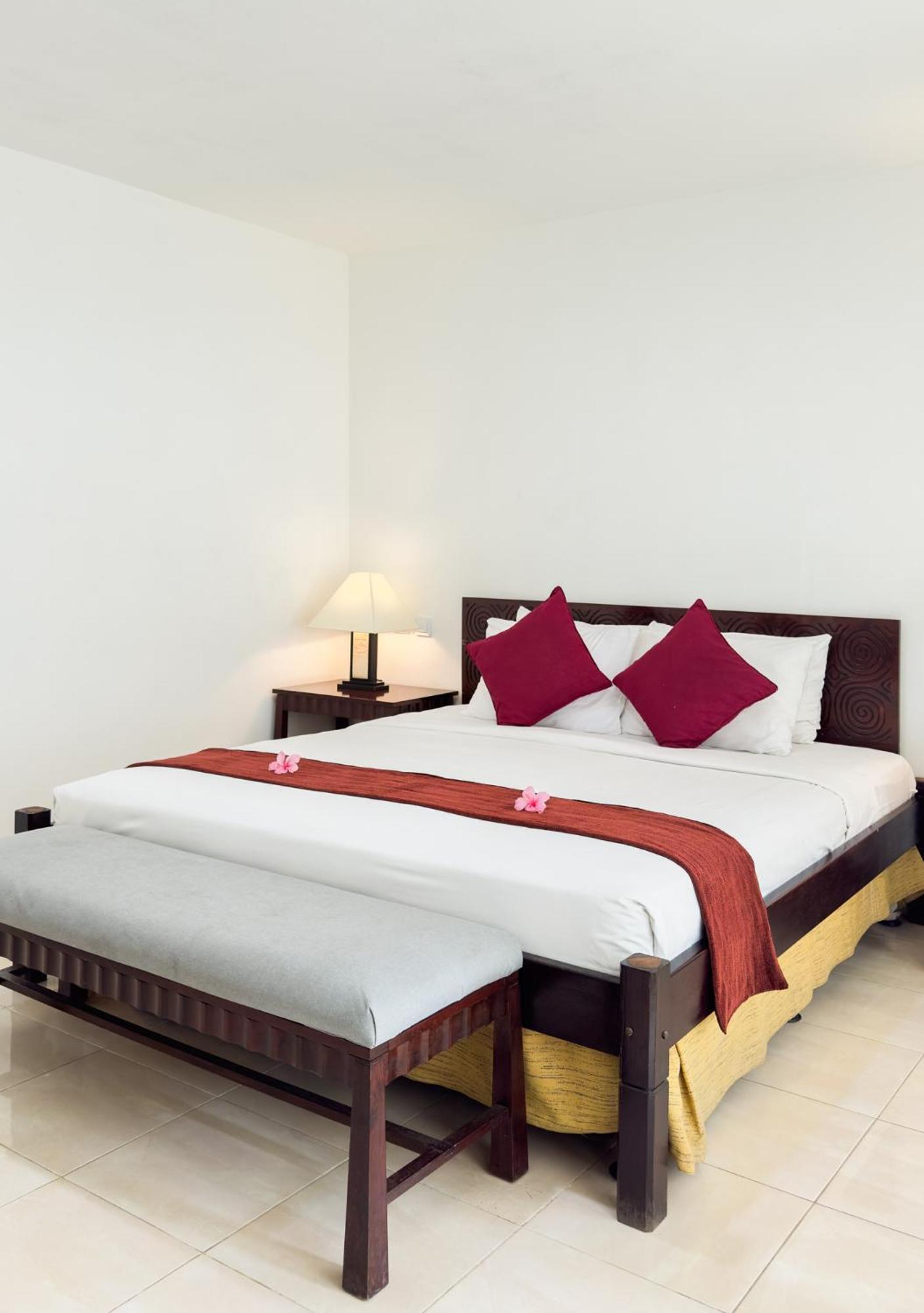 Legong Keraton Beach Hotel Canggu Eksteriør billede